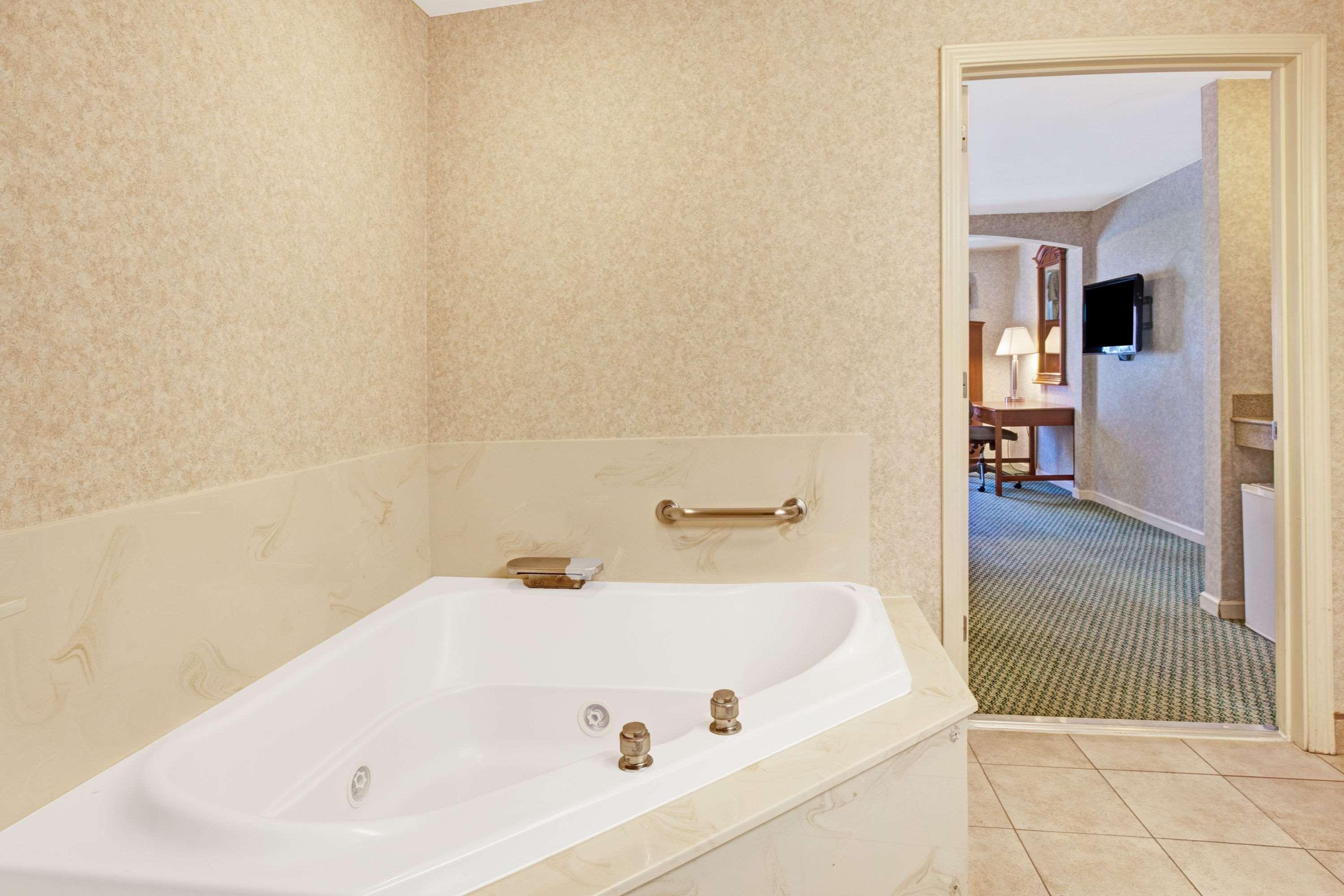 Hotel Aluxor Sfo, Shuttle Service 2*