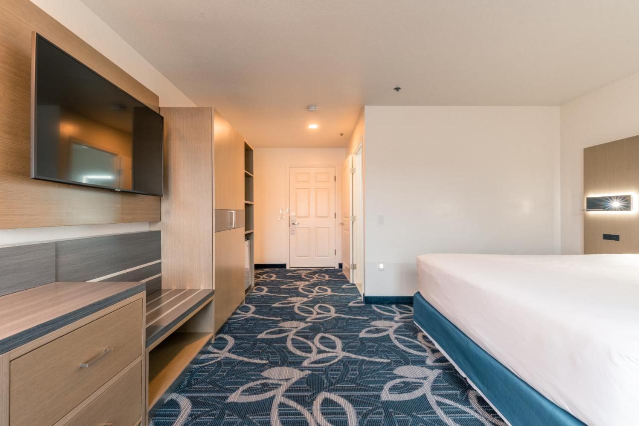 Hotel Aluxor Sfo, Shuttle Service 2*