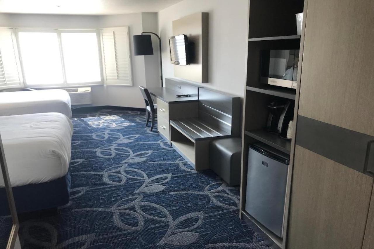 Hotel Aluxor Sfo, Shuttle Service